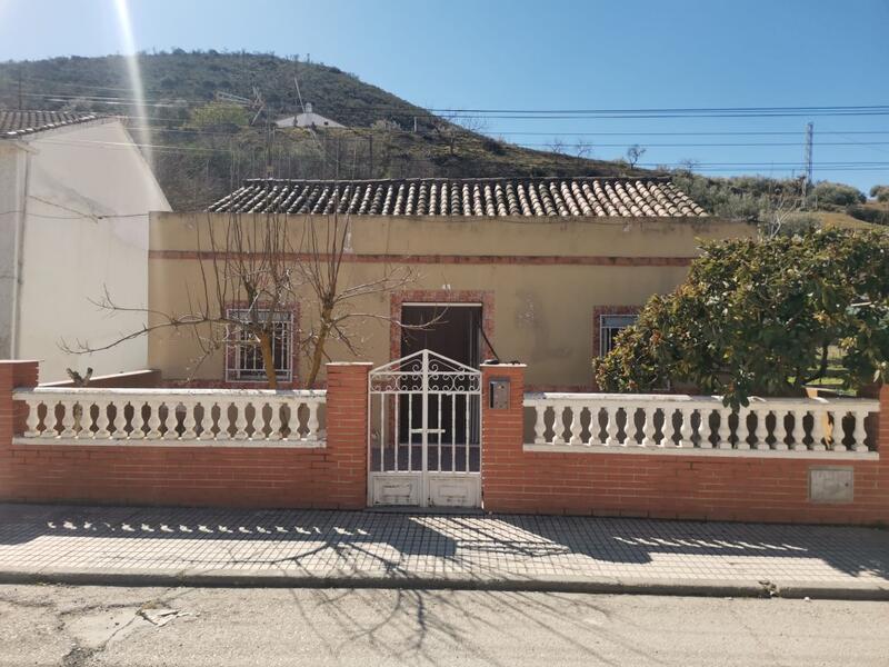 Villa for sale in Noguerones, Jaén