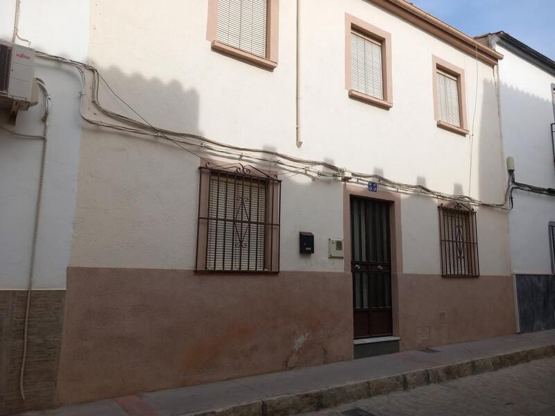 Gezinswoning Te koop in Martos, Jaén