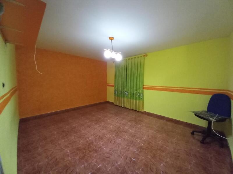 4 bedroom Townhouse for sale