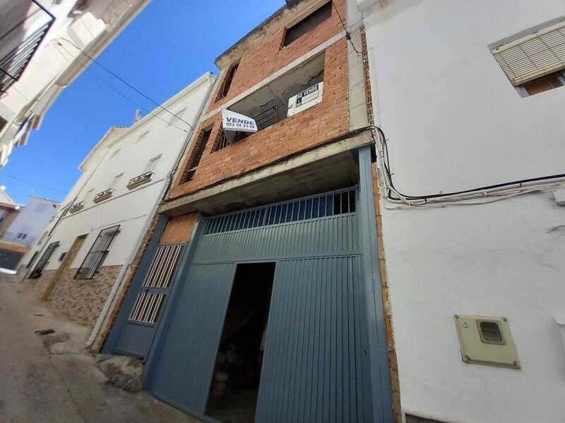 Adosado en venta en Castillo de Locubin, Jaén