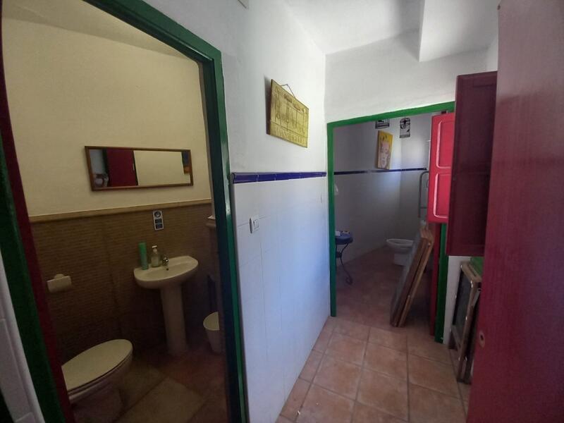 5 bedroom Commercial Property for sale