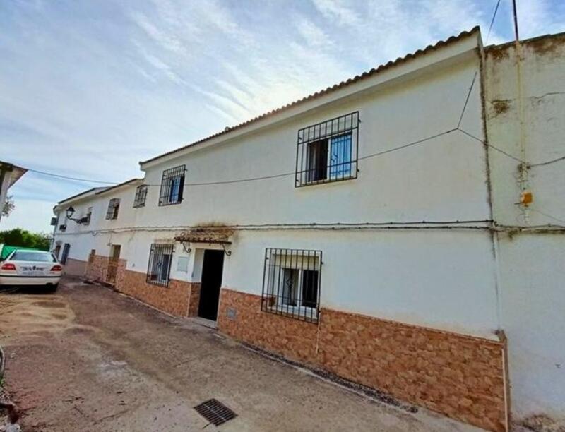Landsted til salg i El Esparragal, Córdoba