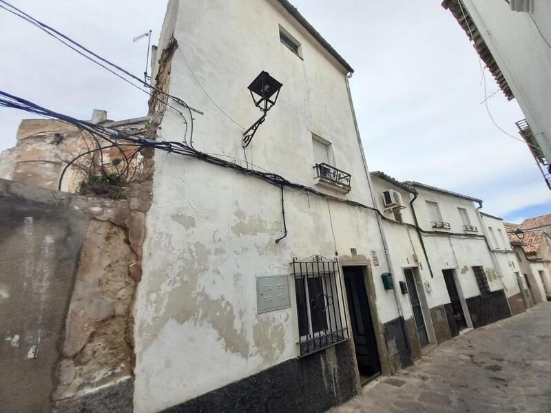 2 bedroom Townhouse for sale