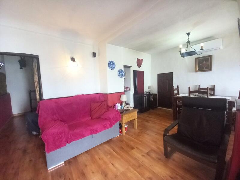 2 bedroom Townhouse for sale