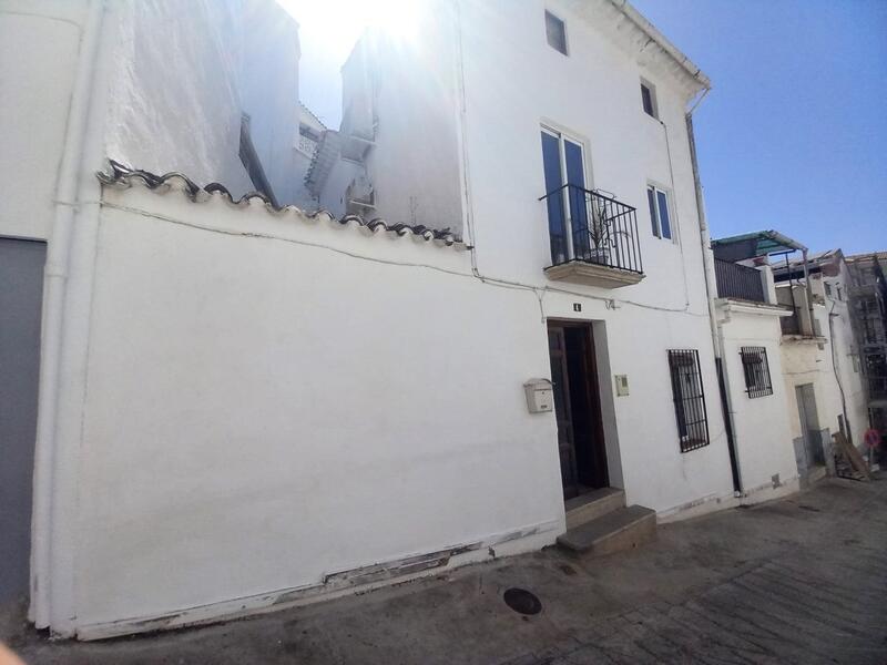 2 bedroom Townhouse for sale