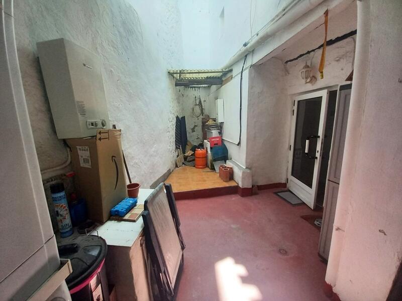 2 bedroom Townhouse for sale