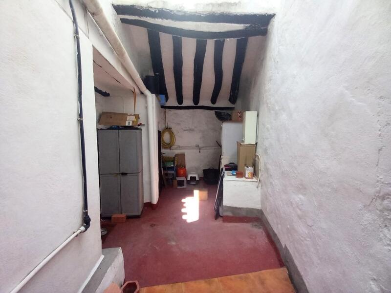 2 bedroom Townhouse for sale