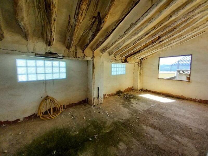 4 Schlafzimmer Landhaus zu verkaufen