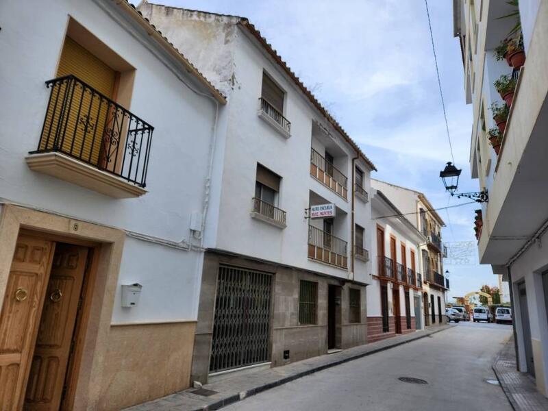 Stadthaus zu verkaufen in Iznajar, Córdoba