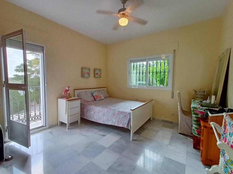 5 bedroom Villa for sale