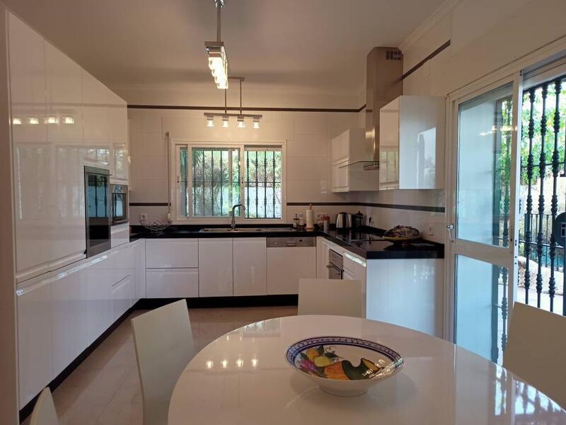 5 bedroom Villa for sale