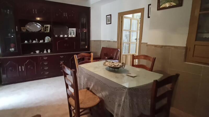 3 Schlafzimmer Stadthaus zu verkaufen
