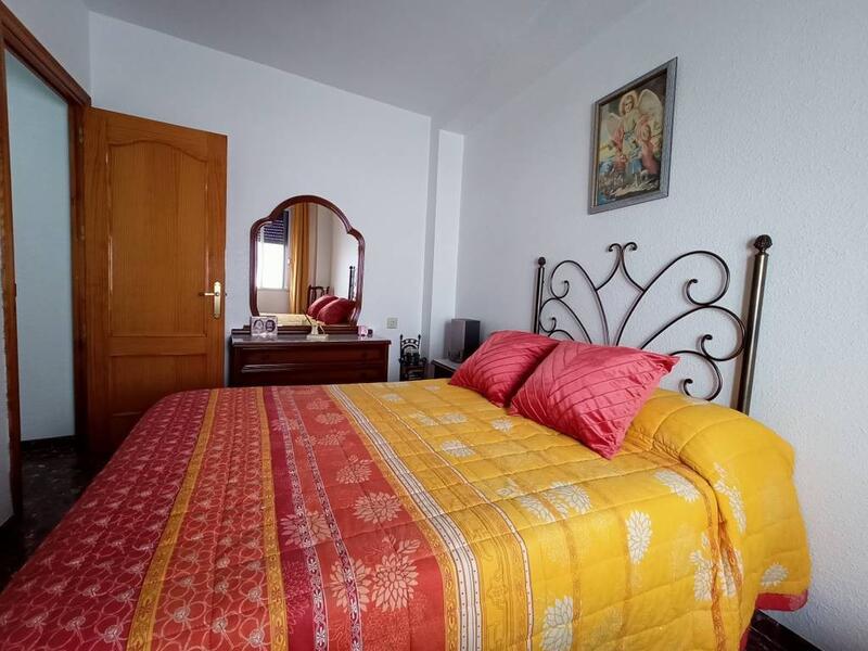 5 bedroom Townhouse for sale
