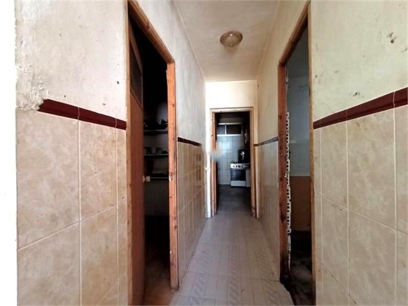 4 спальная комната городская тюрьма продается
