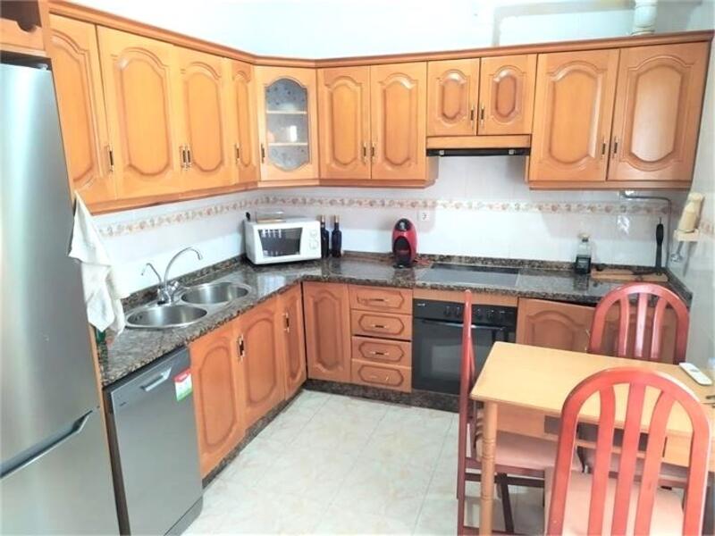 4 спальная комната городская тюрьма продается