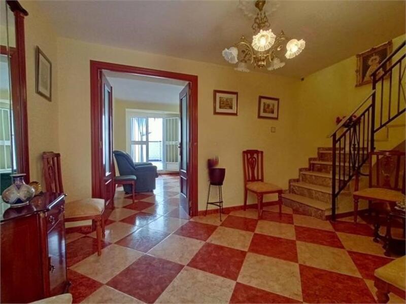 4 Schlafzimmer Stadthaus zu verkaufen
