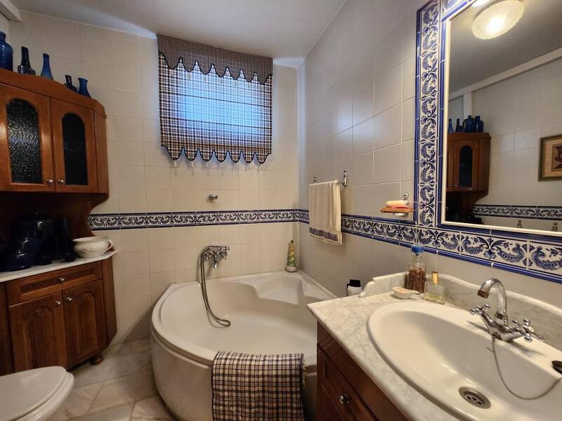 4 Schlafzimmer Stadthaus zu verkaufen