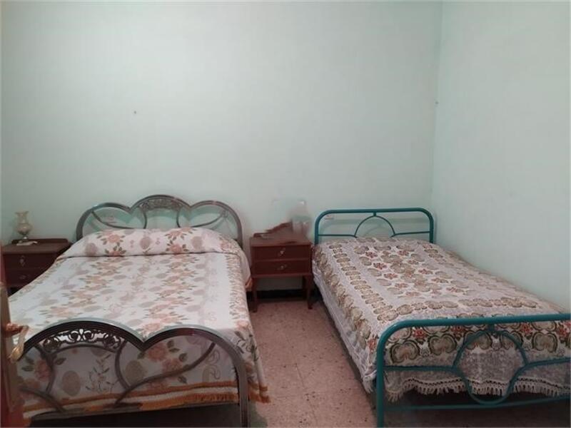 5 bedroom Townhouse for sale