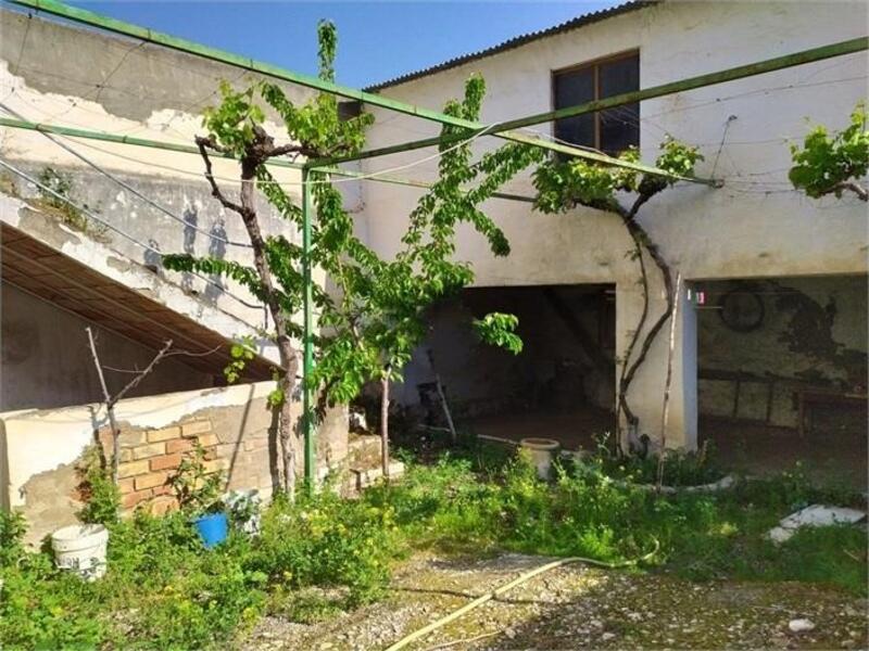 5 bedroom Townhouse for sale