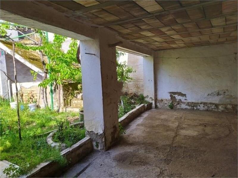 5 bedroom Townhouse for sale
