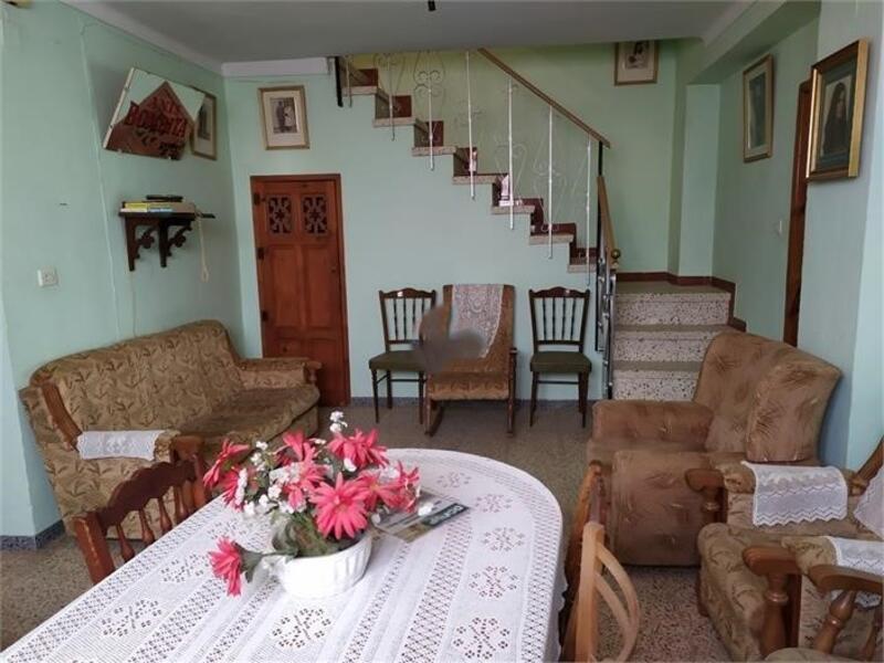 5 bedroom Townhouse for sale