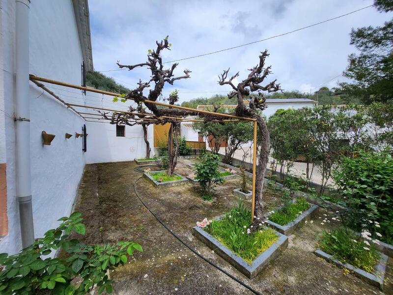 4 bedroom Country House for sale