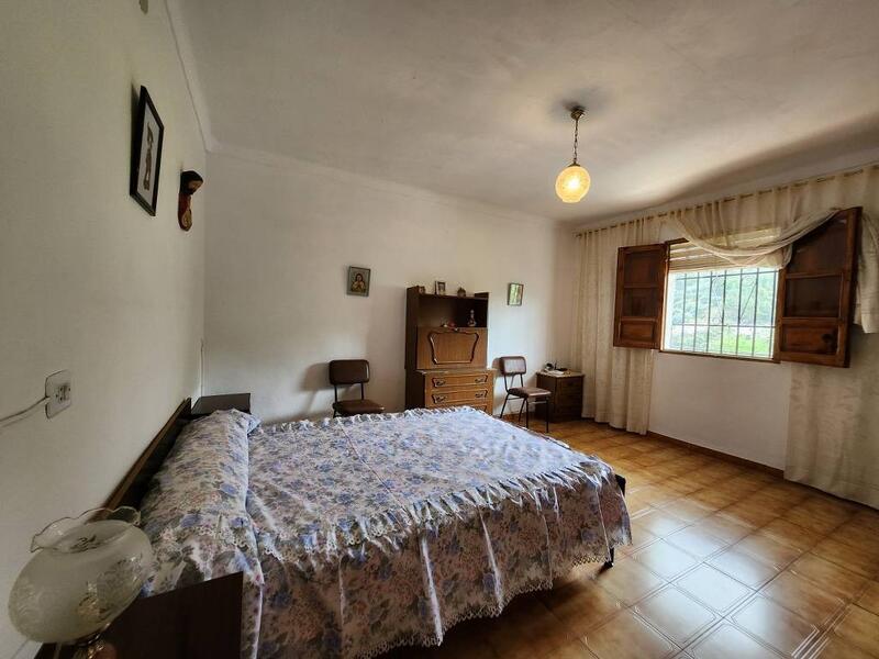 4 bedroom Country House for sale