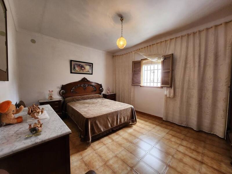 4 bedroom Country House for sale
