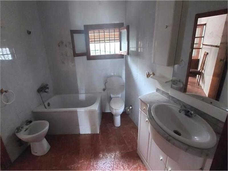 4 slaapkamer Gezinswoning Te koop