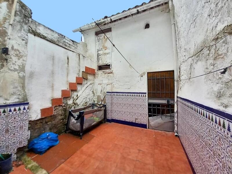 4 slaapkamer Gezinswoning Te koop