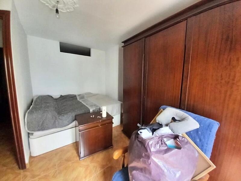 4 slaapkamer Gezinswoning Te koop