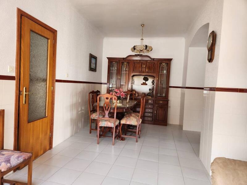 3 bedroom Apartment for sale