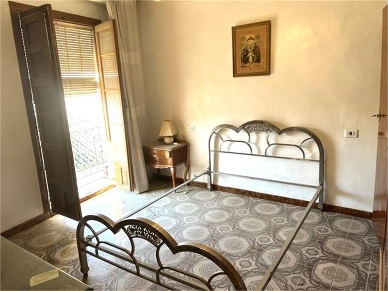 5 slaapkamer Gezinswoning Te koop