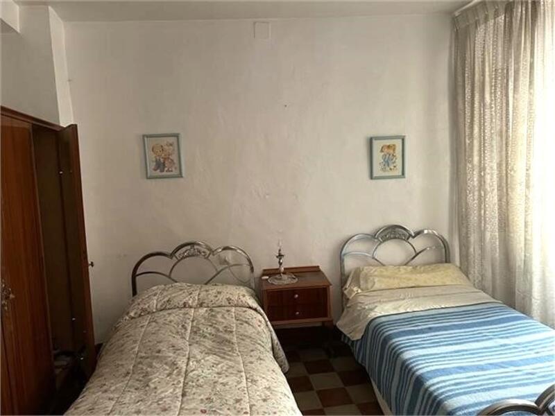 5 slaapkamer Gezinswoning Te koop
