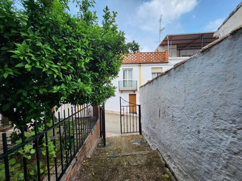 3 slaapkamer Gezinswoning Te koop