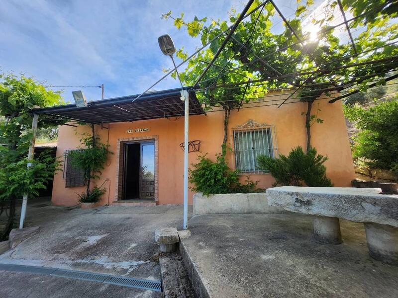 Country House for sale in Iznajar, Córdoba