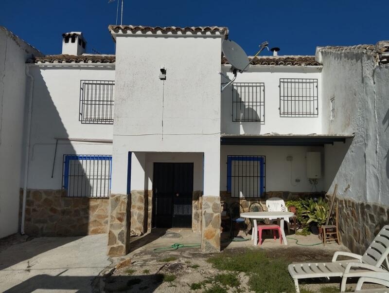 Country House for sale in Carcabuey, Córdoba