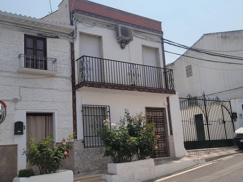 Townhouse for sale in Fuente Tojar, Córdoba