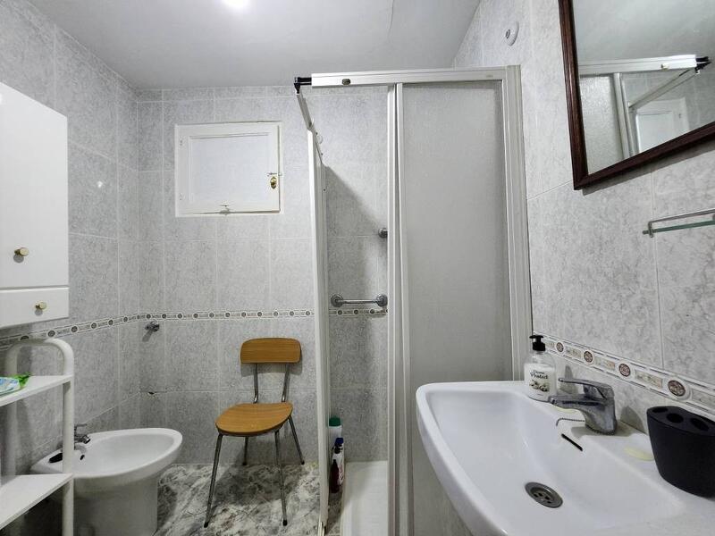 5 спальная комната городская тюрьма продается