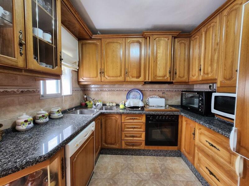 4 bedroom Townhouse for sale