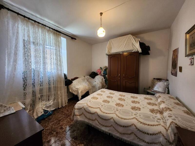 4 bedroom Townhouse for sale