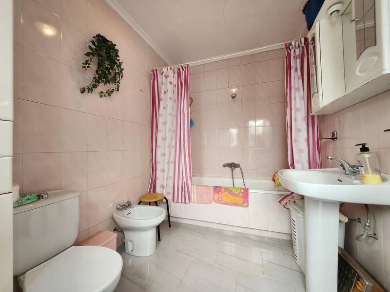 4 bedroom Townhouse for sale