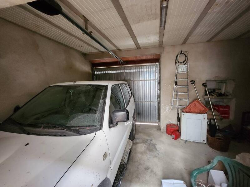 4 bedroom Townhouse for sale