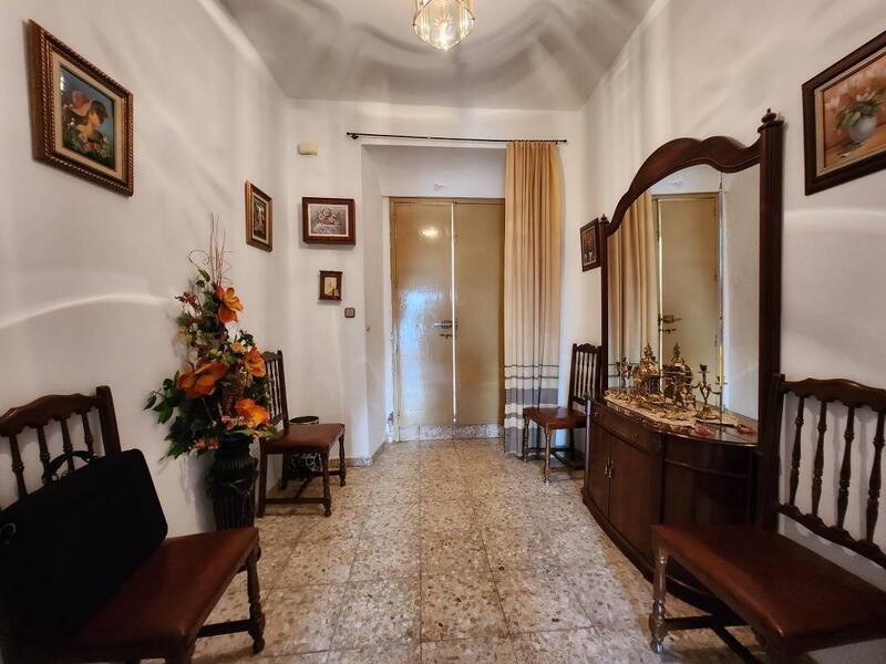 4 bedroom Townhouse for sale