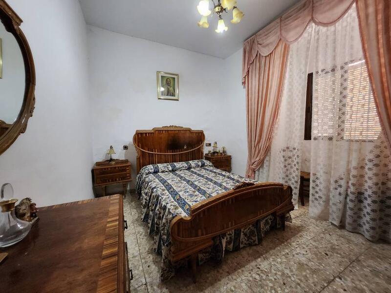 4 bedroom Townhouse for sale