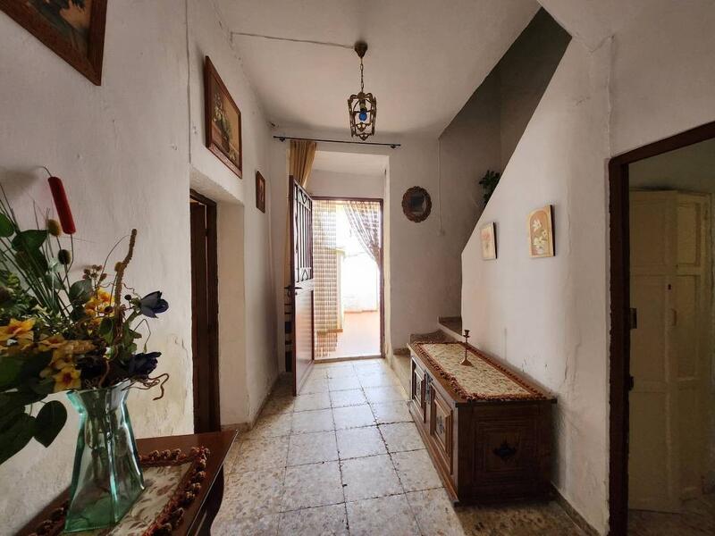 4 bedroom Townhouse for sale