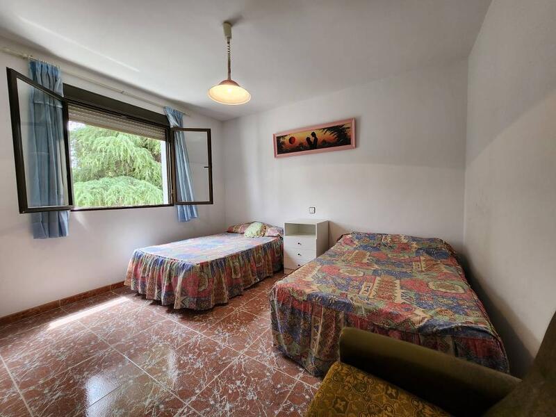 6 bedroom Townhouse for sale