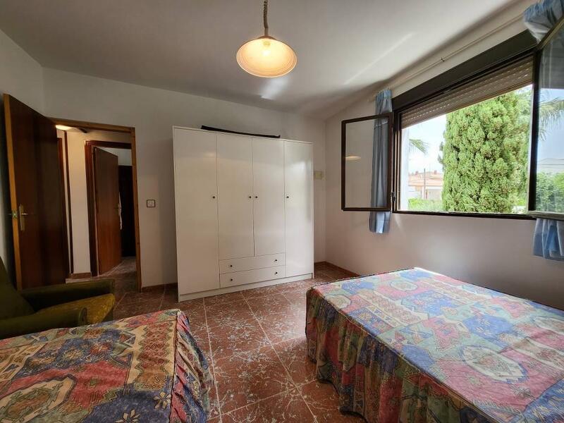 6 bedroom Townhouse for sale