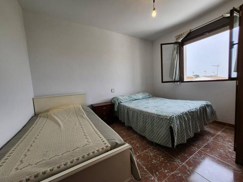 6 bedroom Townhouse for sale