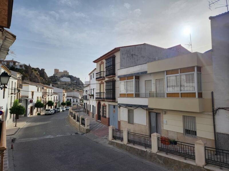 3 bedroom Townhouse for sale
